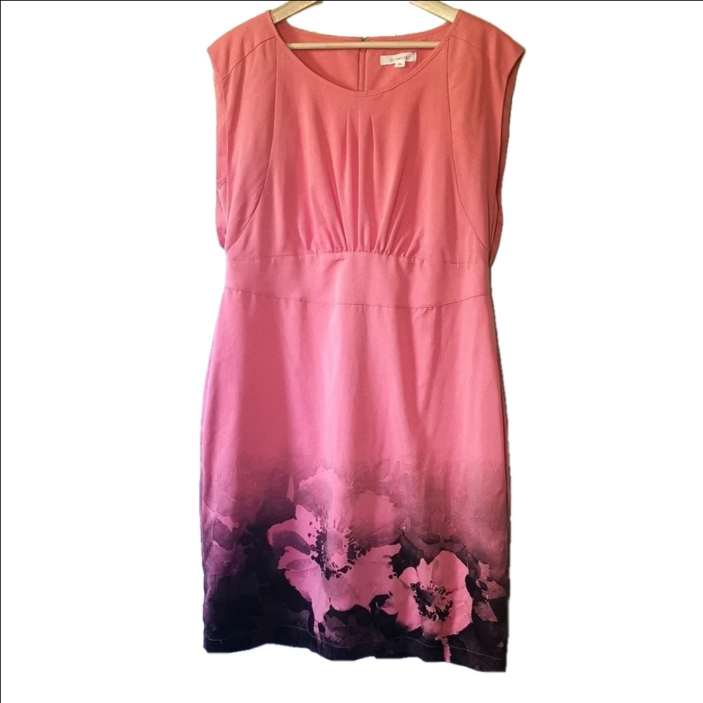 St. Martins gorgeous dress with floral detail at hem. EUC. Size 42 ( 12)